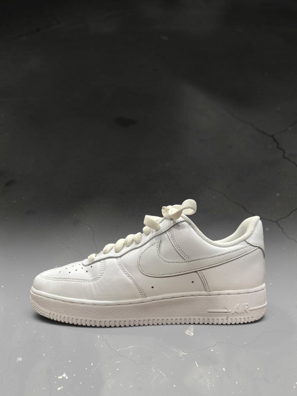 Nike Air Force 1 '07 White CW2288-111 Men's 8 / Women's 9.5 Used